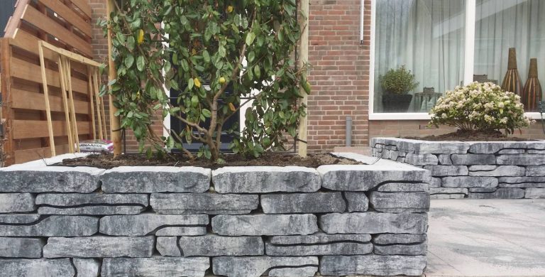 Stone walling in grijs-zwart